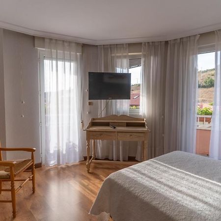 Hotel Rio Cea Puente Almuhey Exteriör bild