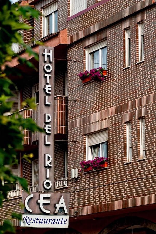 Hotel Rio Cea Puente Almuhey Exteriör bild