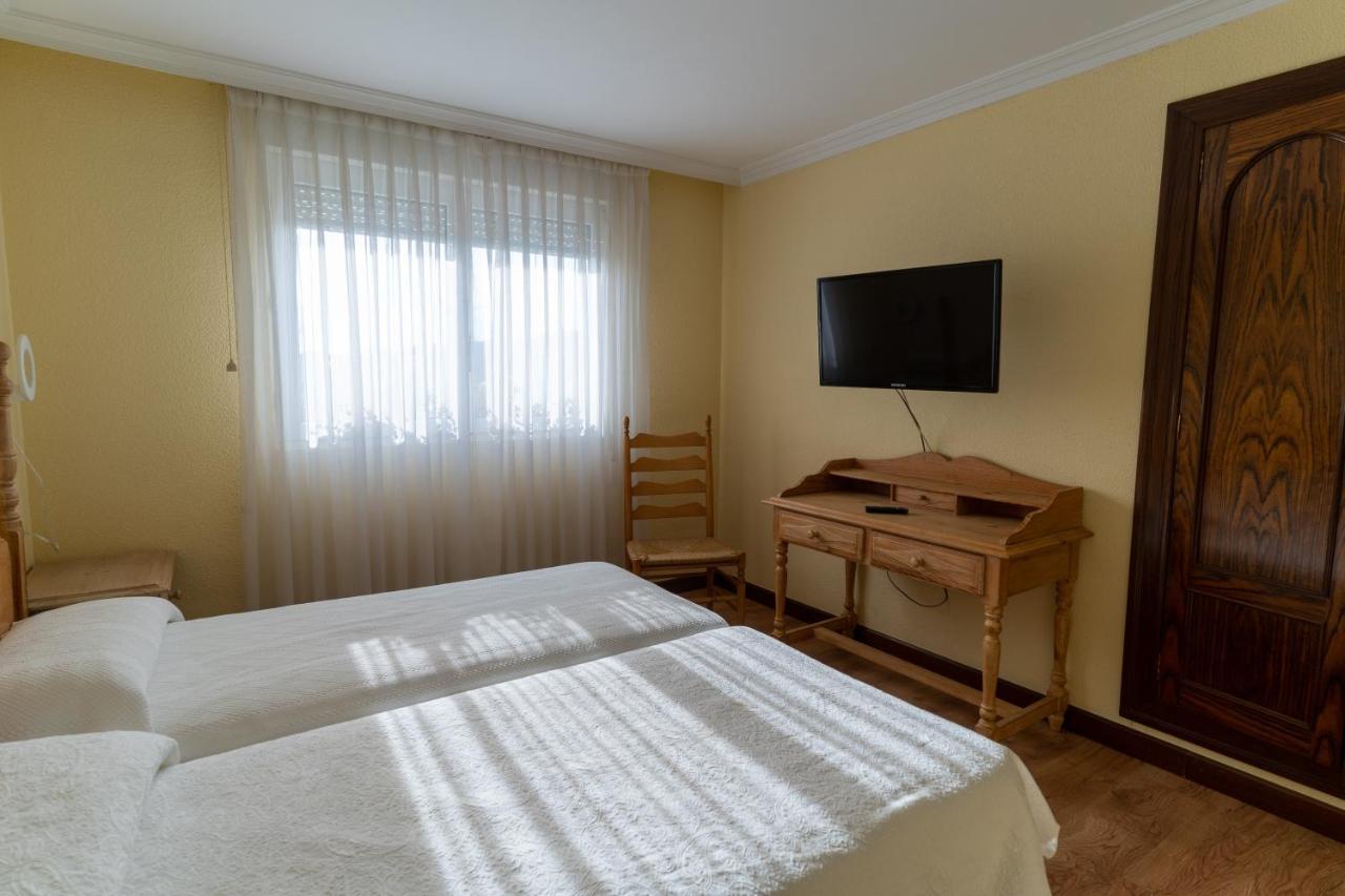 Hotel Rio Cea Puente Almuhey Exteriör bild