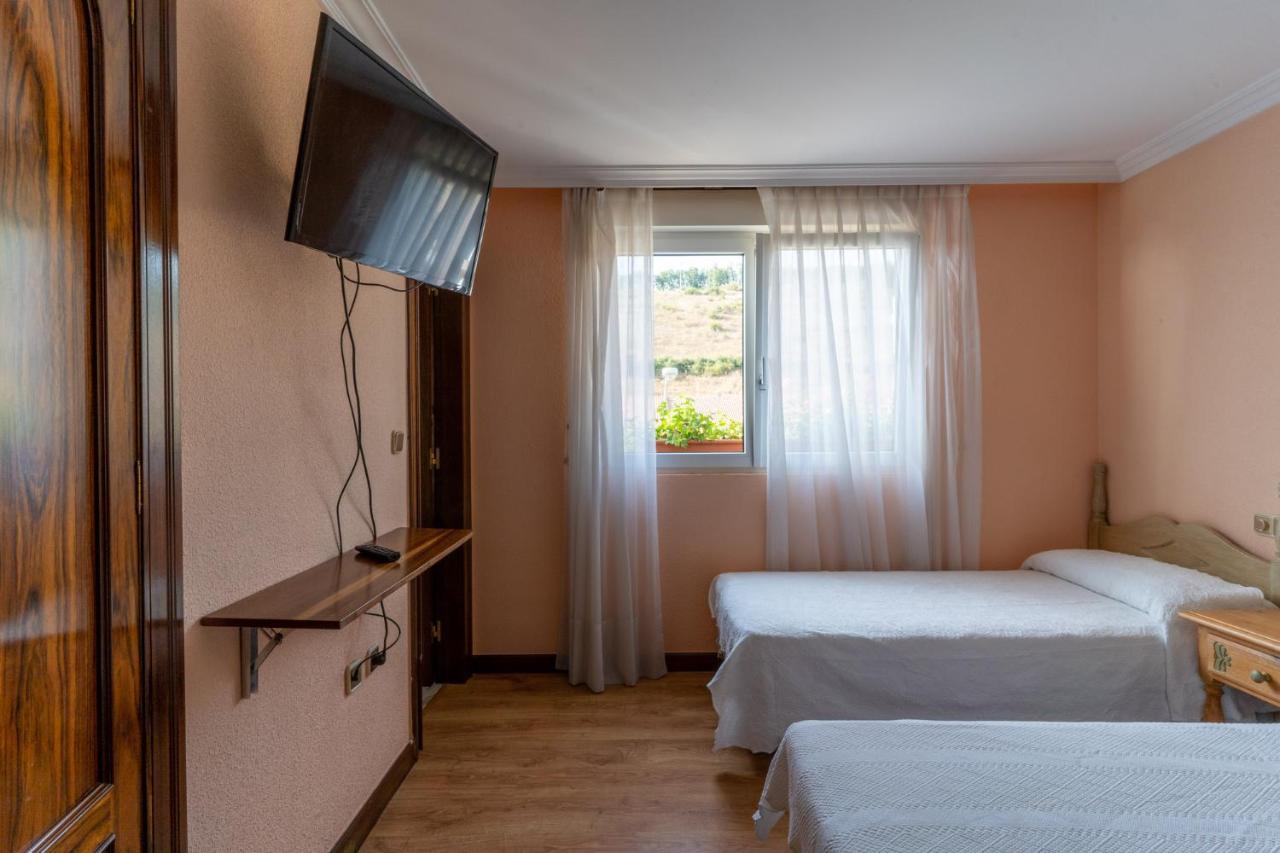 Hotel Rio Cea Puente Almuhey Exteriör bild