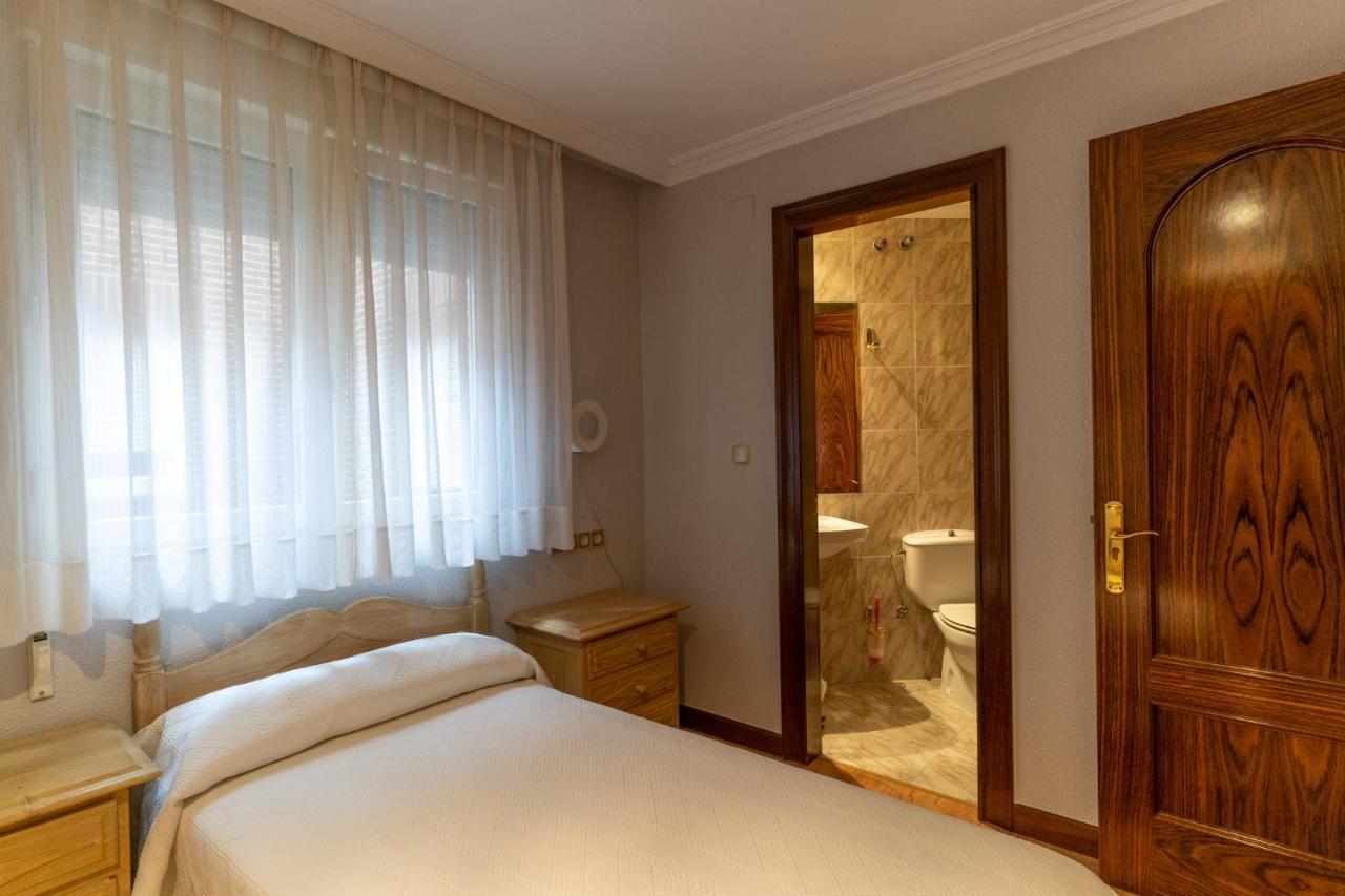 Hotel Rio Cea Puente Almuhey Exteriör bild