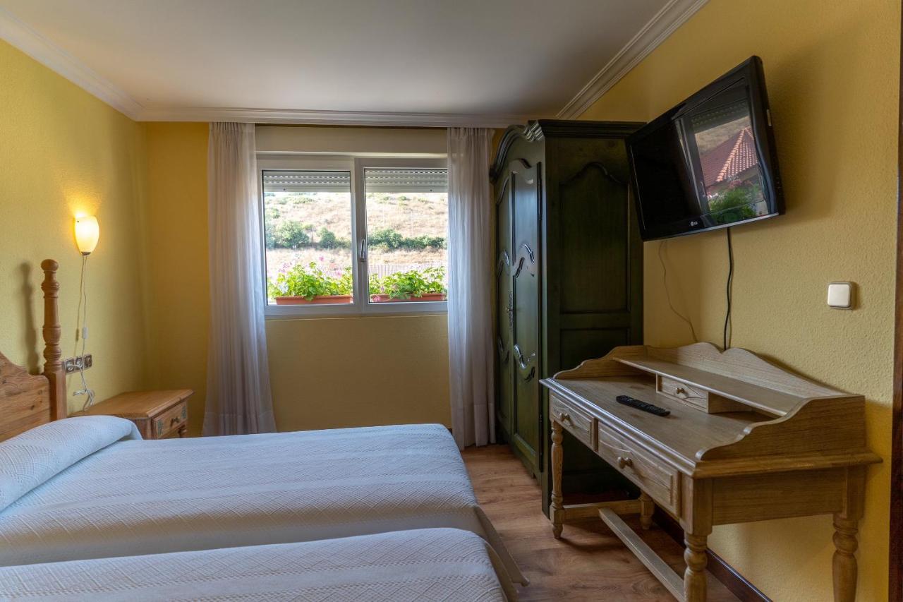 Hotel Rio Cea Puente Almuhey Exteriör bild