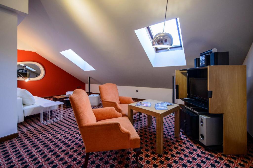 Hotel Rio Cea Puente Almuhey Exteriör bild